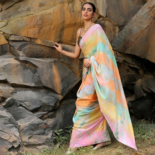 Tie-dye bandhani saree with leheriya patterns for colorful Diwali celebration 2026 Tie-dye bandhani saree with leheriya patterns for colorful Diwali celebration 2026