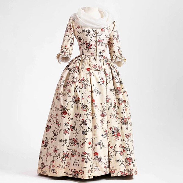 Vintage chintz floral print fabric showing 16th century Indian textile craftsmanship and European trade influence