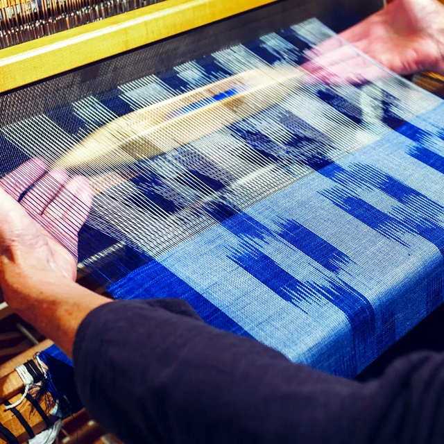 Ikkat Weaving: A Timeless Handwoven Treasure in Fashion