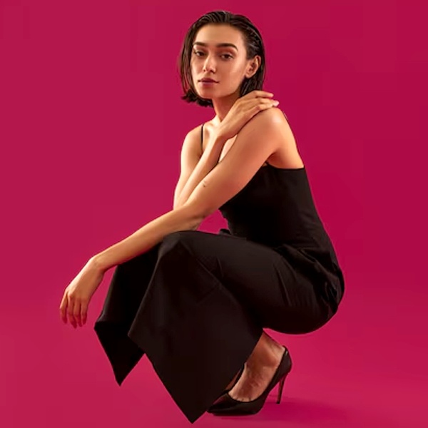 Different types of modelling including runway editorial commercial ecommerce and influencer modelling career options