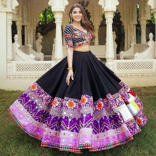 History of Traditional Navratri Dress - Origins of Chaniya Choli and Garba Dance Attire