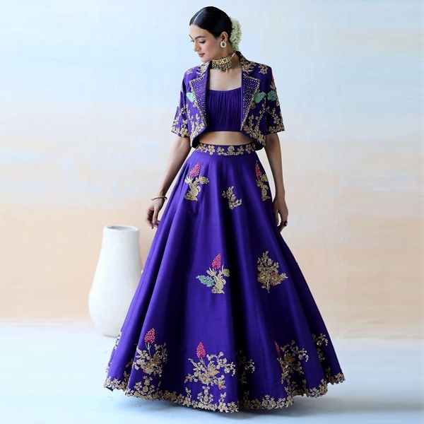 Traditional Navratri Embroidery Styles - Gotapatti, Aari and Thread Work Techniques on Festival Attire