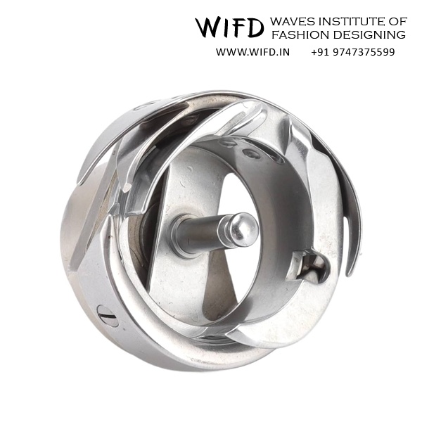 Rotary hook or oscillating hook catching upper thread loop around bobbin