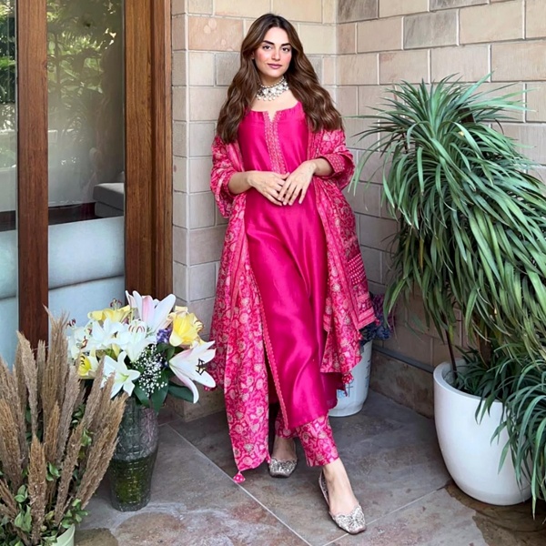 Valentine's Day outfit ideas for various occasions including dinner dates, brunch and casual meetups