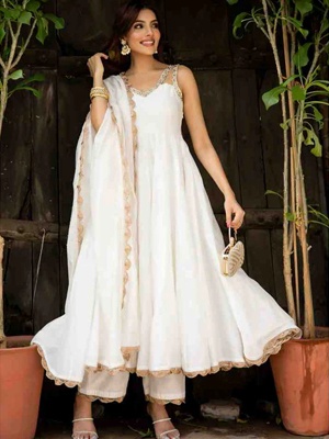Aditi Hundia in Off-White Anarkali Set Aditi Hundia in Off-White Anarkali Set