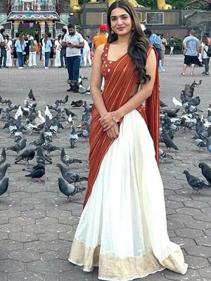 Saniya Iyappan in Traditional Outfit Saniya Iyappan in Traditional Outfit